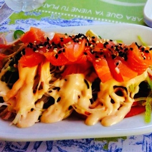 Ensalada de Kani ( muy recomendable de entrada)