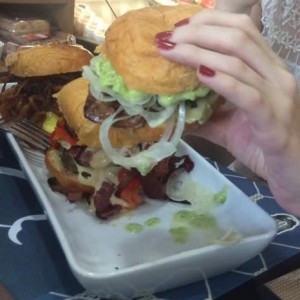 trio de hamburguesas