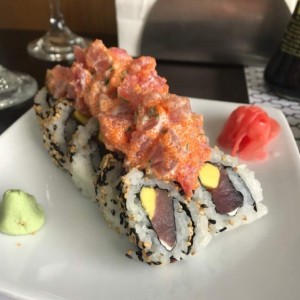 una de roll topping huevos de beluga