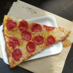 Slide Pizza Pepperoni