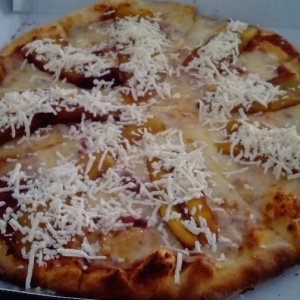 Pizza de platano con queso