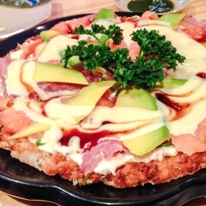Sushi pizza