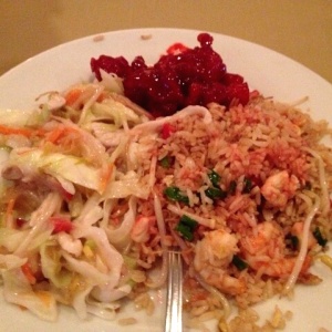 Arroz y chop suey a la cantonesa con agrio y dulce de pollo 