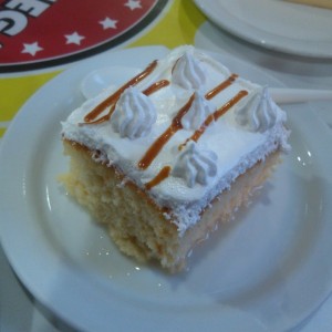Torta tres leches