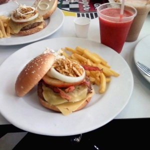 360 Burger Simple con Tocineta