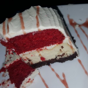 RED VELVET CHEESECAKE