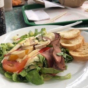 ensalada de roast beef