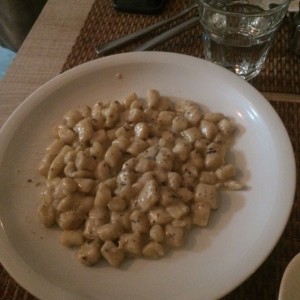 Gnocchetti con parmesano y trufas