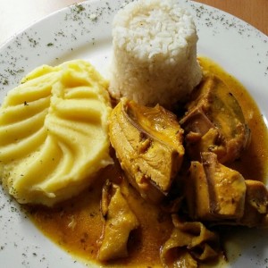 Gallina Guisada (Menú Ejecutivo)