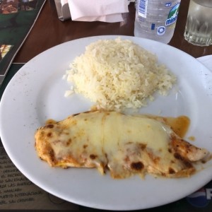 milanesa a la parmesana y arroz 