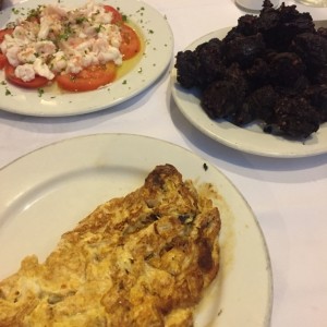 ceviche, tortilla y morcillas