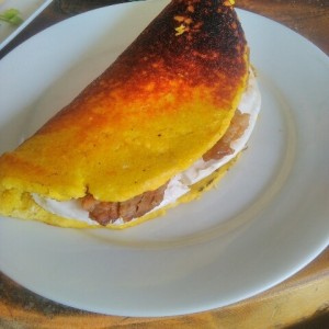 cachapa de queso y pernil 