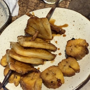 Piña con canela y platano dulce 