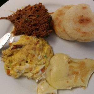 el mejor desayuno de chacao. excelente exquisito. y la atencio en la mesa inmejorable. sigan asi. gracias