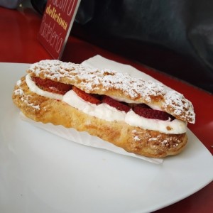 eclaire de fresas