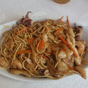 Tallarines con mariscos 