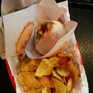 2 shawarmas y papas fritas