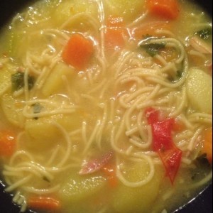 Sopa de Pollo con Fideos, Muy Buena