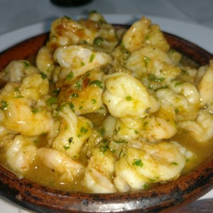Camarones al ajillo.
