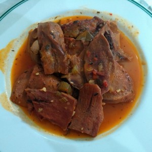 lengua en salsa de vino