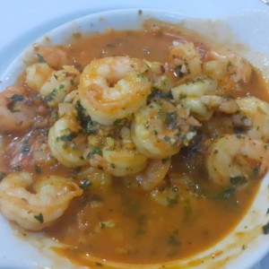 Camarones al ajillo