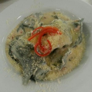 tortelones de ricotta en salsa de ajoporro