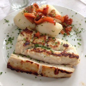 Churrasco de Robalo con papas al vapor