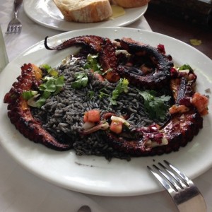 Pulpo grillet con arroz