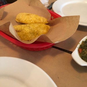 empanadas y mojo