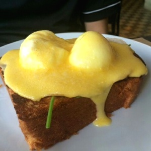 Huevos benedictinos