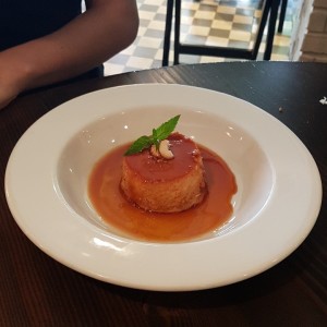 Quesillo de la casa. 