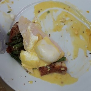 Huevos Benedictos