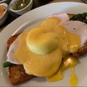 Huevos benedictinos 