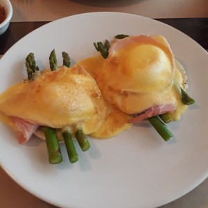 Huevos Benedictinos