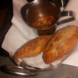 pastelitos andinos de carne y arroz, con picante suave