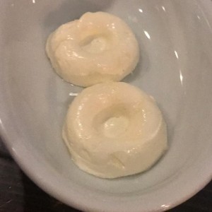 Mantequilla De la Casa, Increible