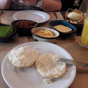 Mechada Aguacate Queso Perico