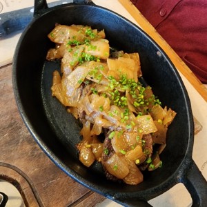 Lomito encebollado