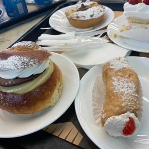 Brioshe canoli 