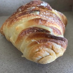 Cola de Langosta De Crema Pastelera, Normal, nada de las mejores de Venezuela