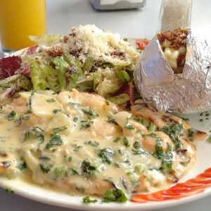 pollo a la plancha con salsa de camarones
