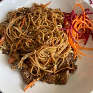 Yakisoba de lomito