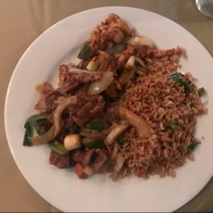 arroz, carne en salsa de ostras y pollo en salsa de ostras