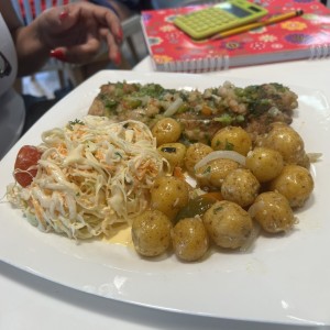 Pescado con ensalada 