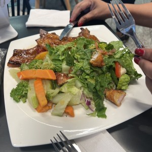Ensalada con Chuleta 