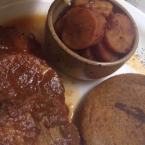 Arepa de Platano Dulce con Asado Negro