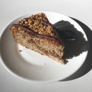 torta de chocolate con cobertura de mani 
