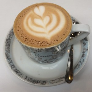 cafe marron claro grande