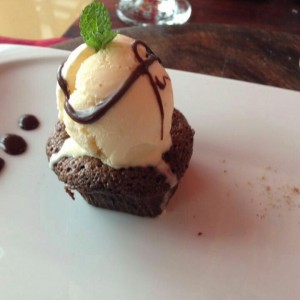brownie con helado