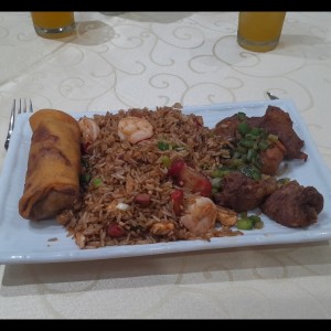 Combo con extra de camarones. 